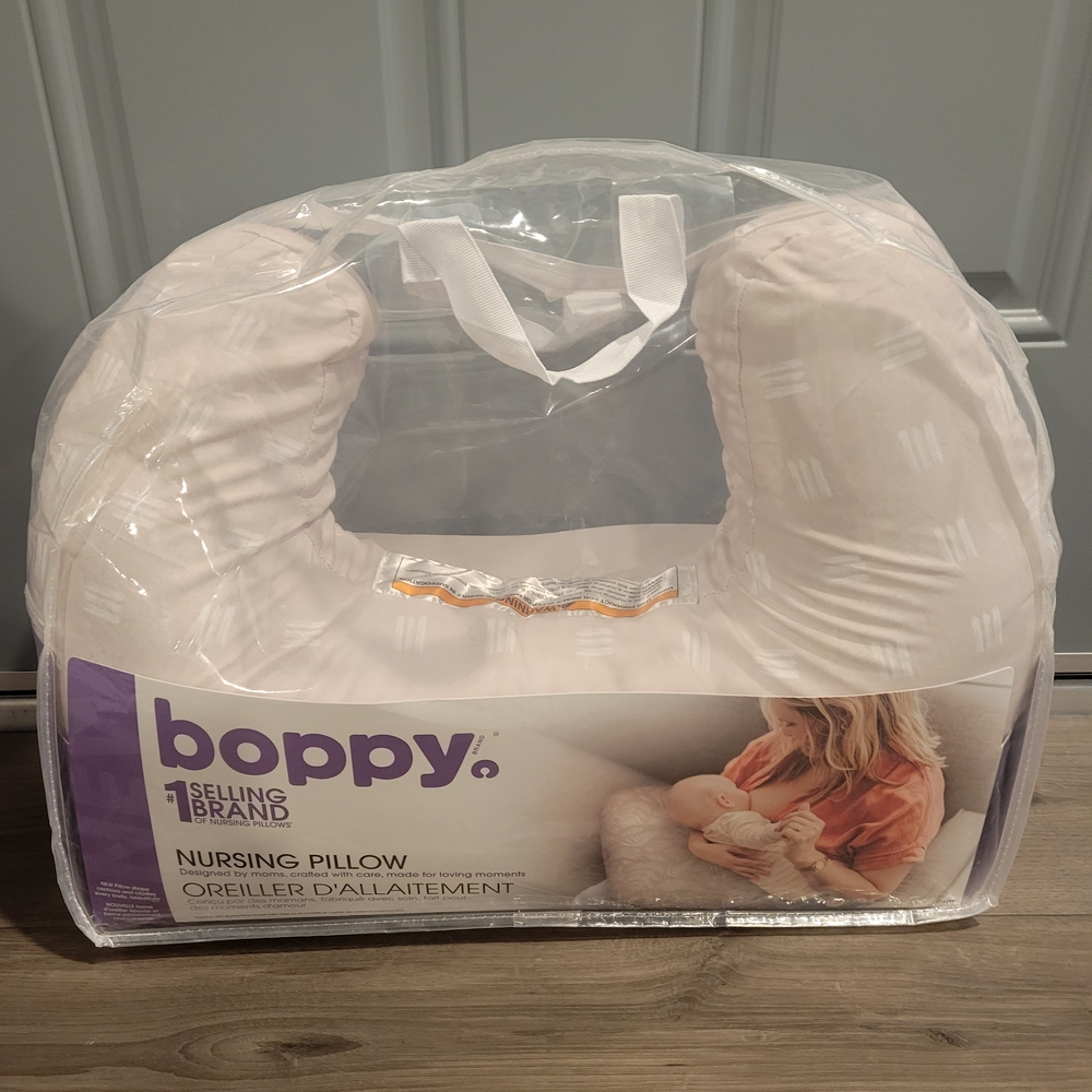 NWT Boppy Nursing Pillow in Soft Cream
